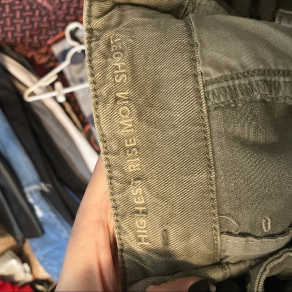 AMERICAN Eagle Olive Green Paper Bag Mom Shorts - Picture 8 of 9